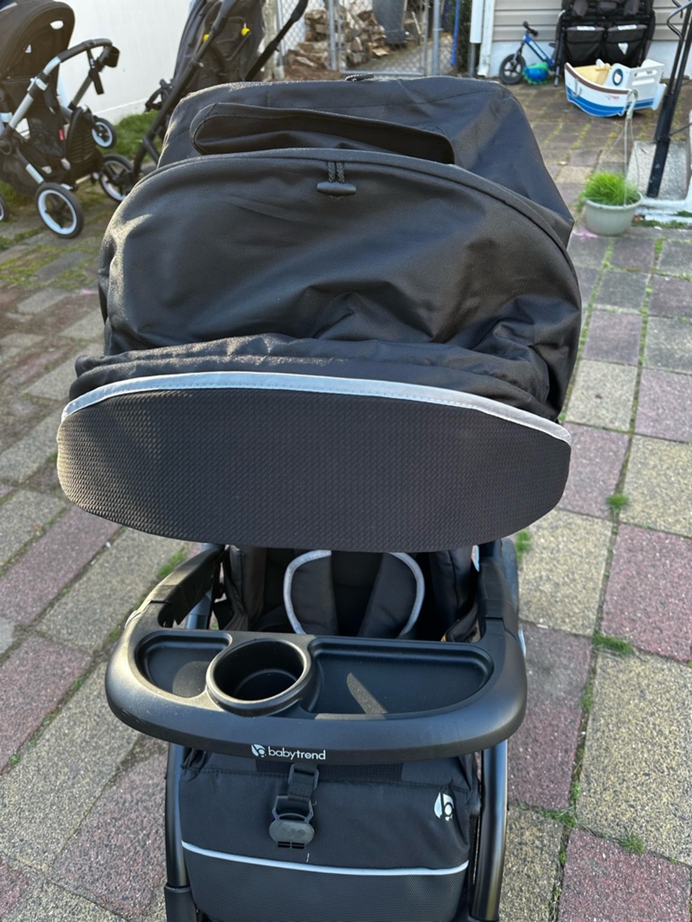 Babytrend Double Stroller Black sit n shop easy fold! Cup holders!